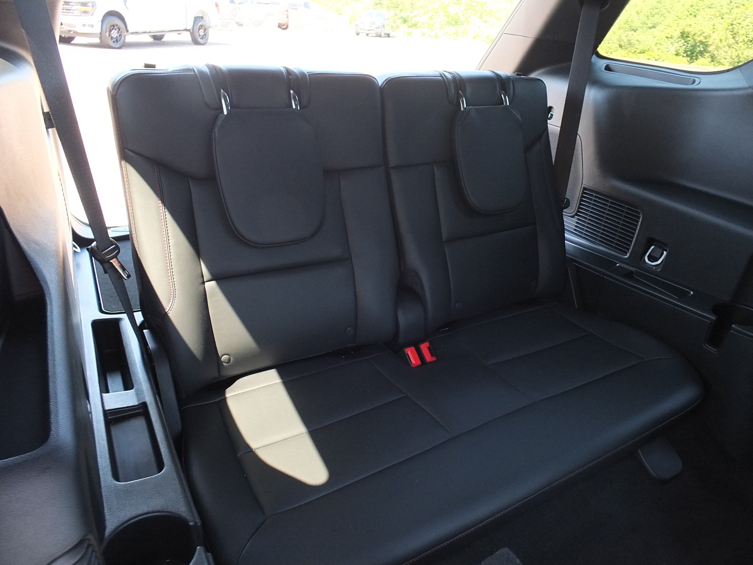 Used 2025 Ford Explorer ST w/ Sun And Sound Package AWD/4WD image 16