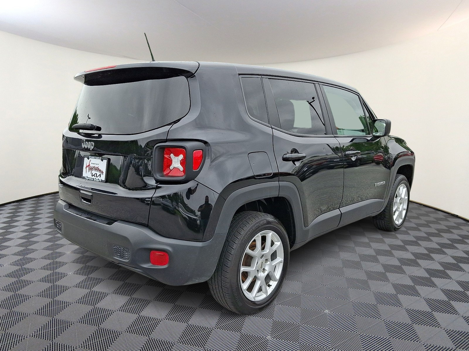 Used 2023 Jeep Renegade Latitude AWD/4WD image 6