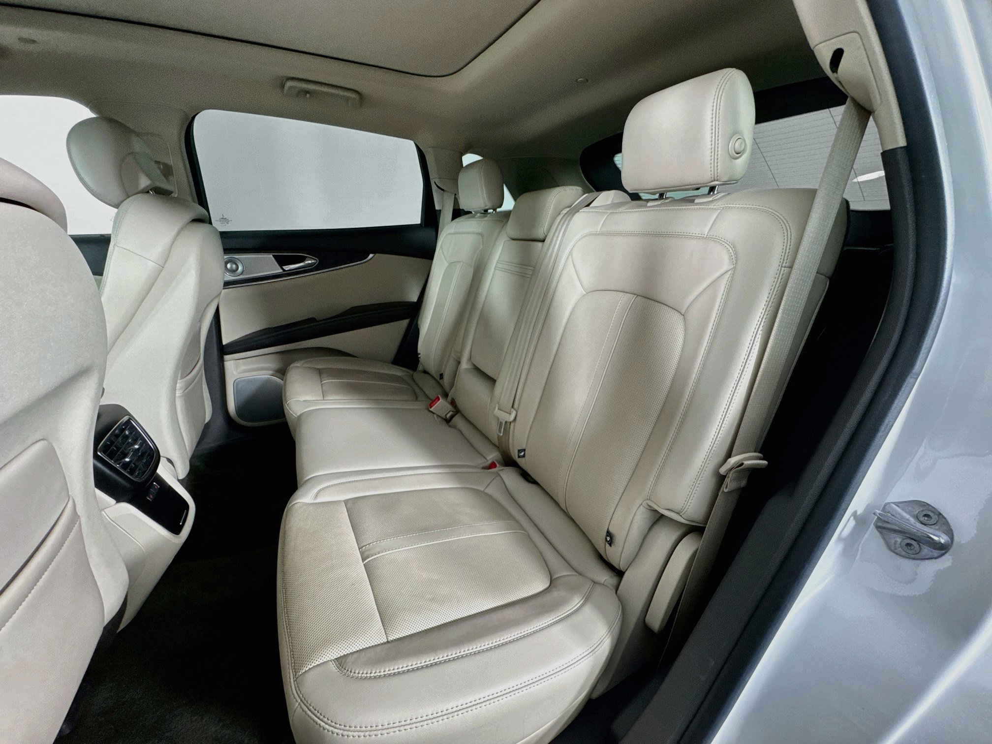 Used 2020 Lincoln Nautilus Reserve w/ Equipment Group 202A AWD/4WD image 25