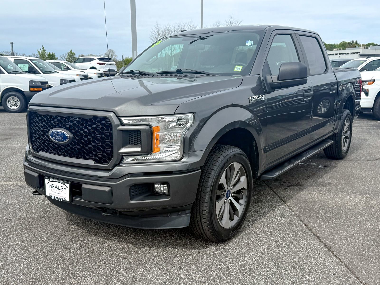 Used 2019 Ford F150 XL w/ Equipment Group 101A Mid AWD/4WD image 3