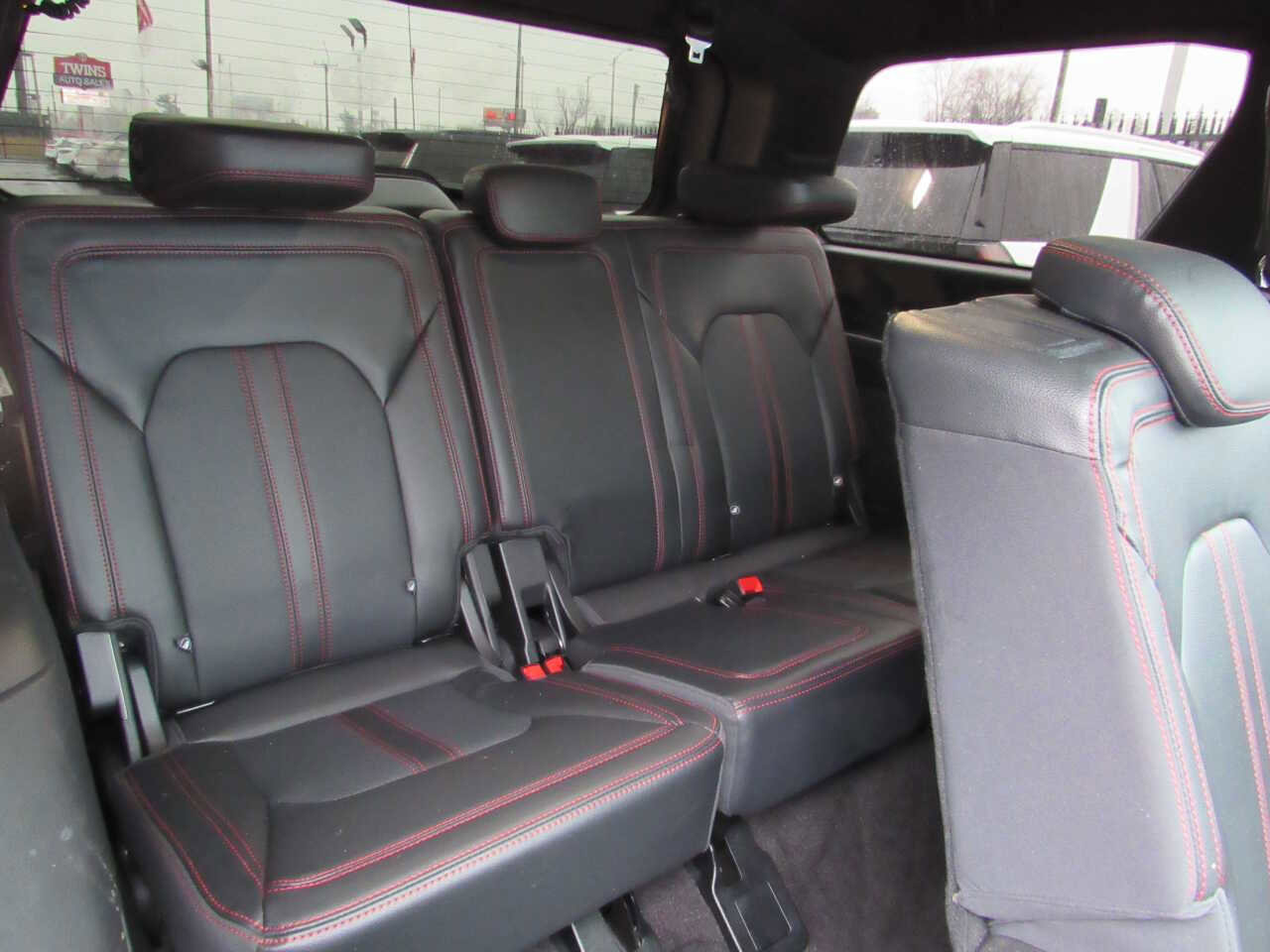 Used 2022 Ford Expedition Limited AWD/4WD image 10