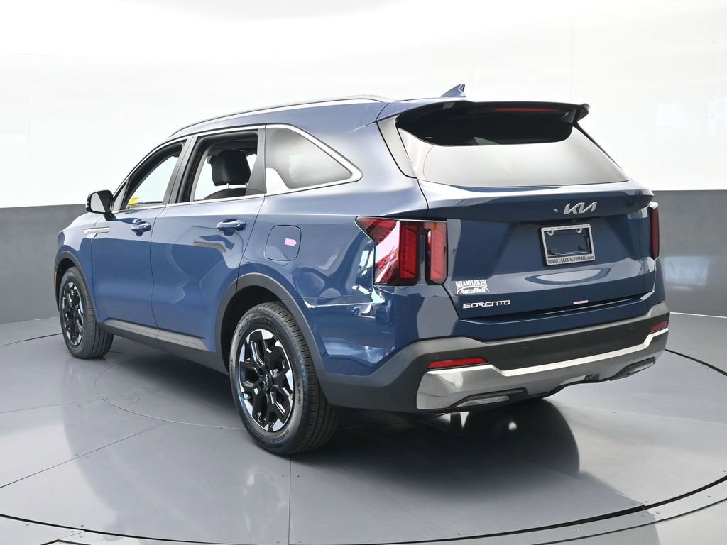 Used 2025 Kia Sorento S w/ Panoramic Sunroof Package image 4