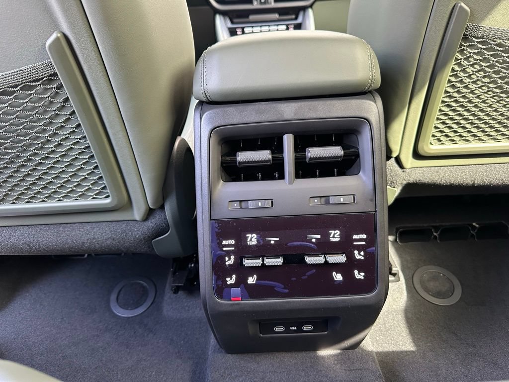 Used 2026 Porsche Macan Electric RWD image 36