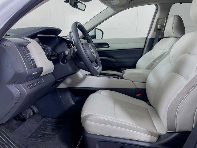 Certified 2025 Nissan Pathfinder SL AWD/4WD image 19