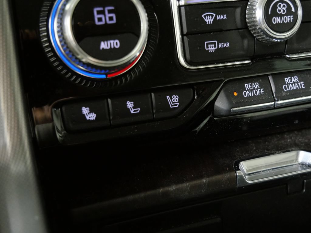 Used 2022 GMC Yukon XL Denali AWD/4WD image 25