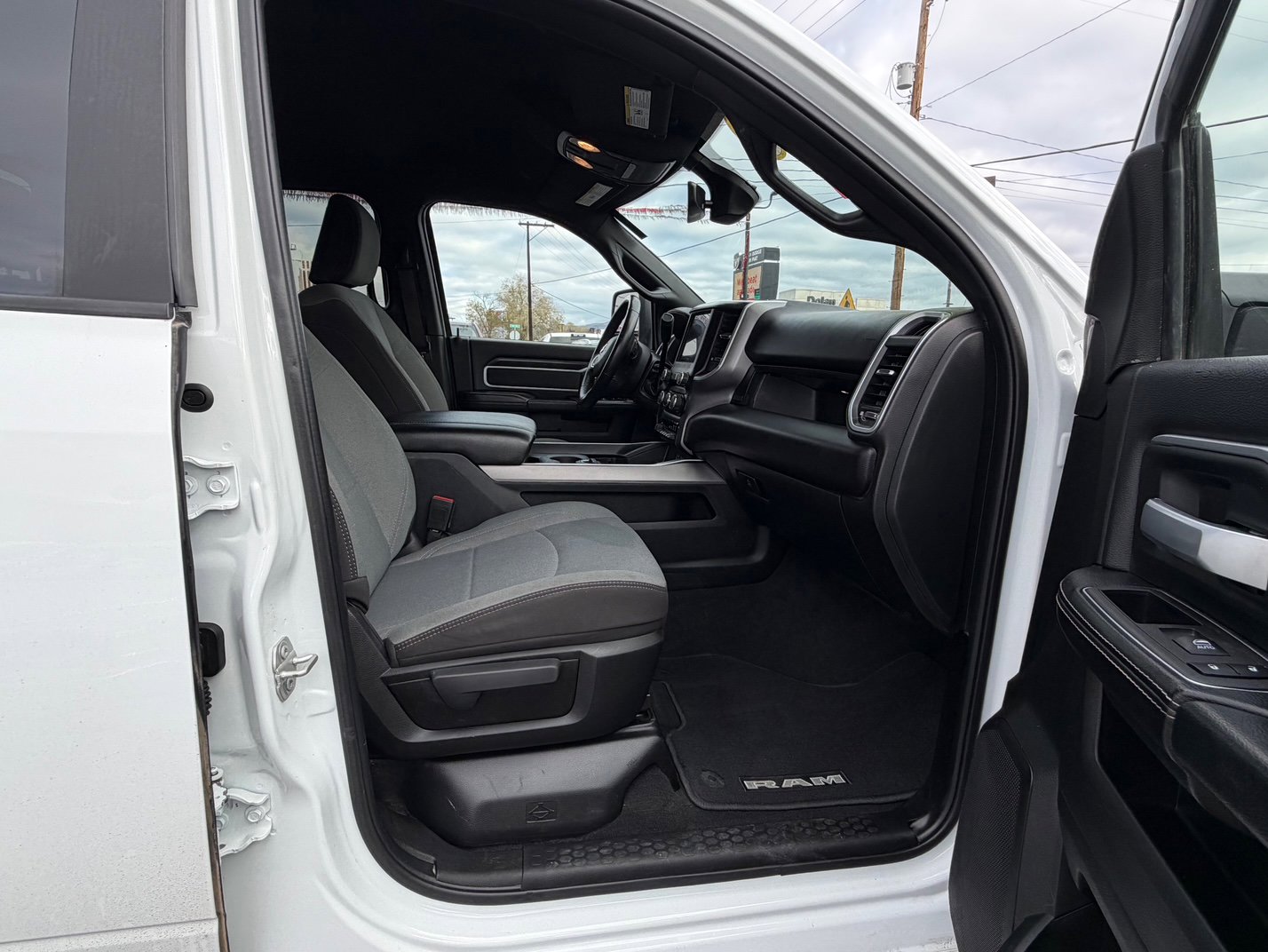 Used 2024 RAM 2500 Big Horn w/ Off Road Package AWD/4WD image 11