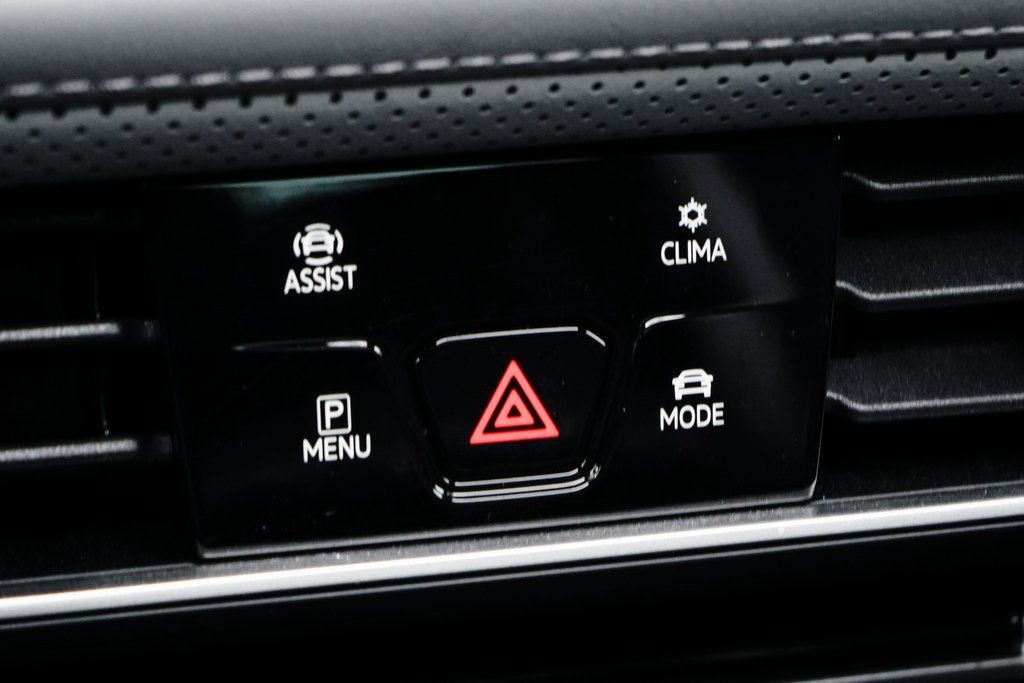 Used 2025 Volkswagen Atlas Peak Edition SE image 35