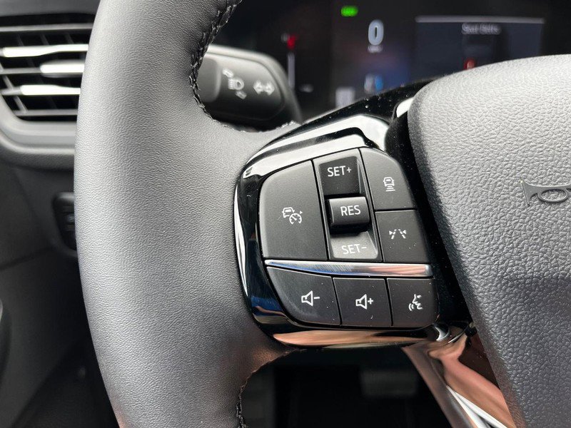 New 2025 Ford Escape SE image 11