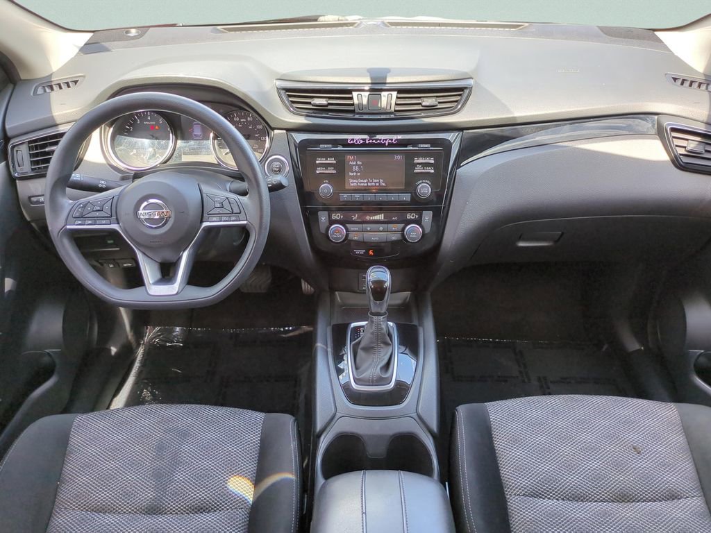 Certified 2018 Nissan Rogue Sport SV image 14