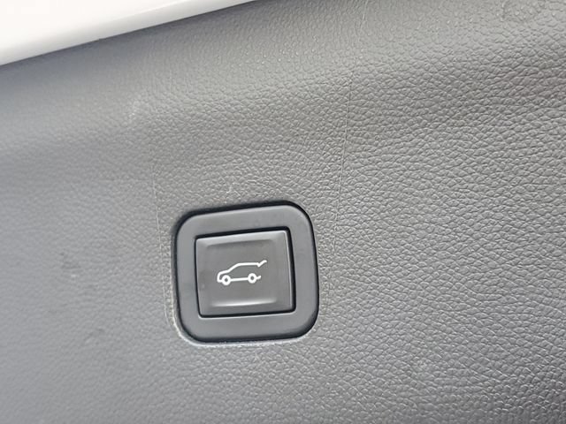 Used 2022 Buick Enclave Avenir w/ Trailering Package, 5000 lbs. AWD/4WD image 9
