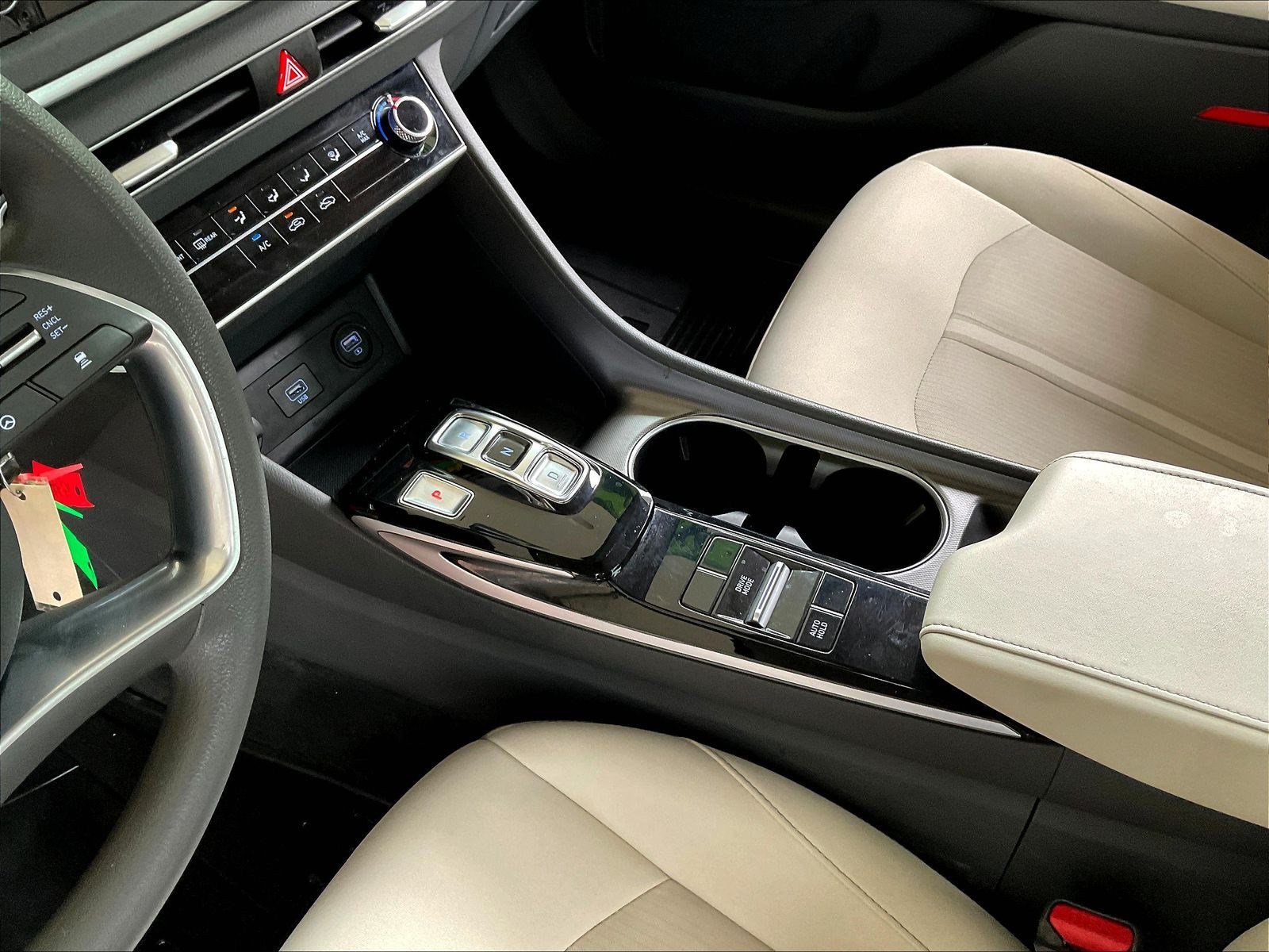 Used 2023 Hyundai Sonata SE w/ Cargo Package FWD image 16