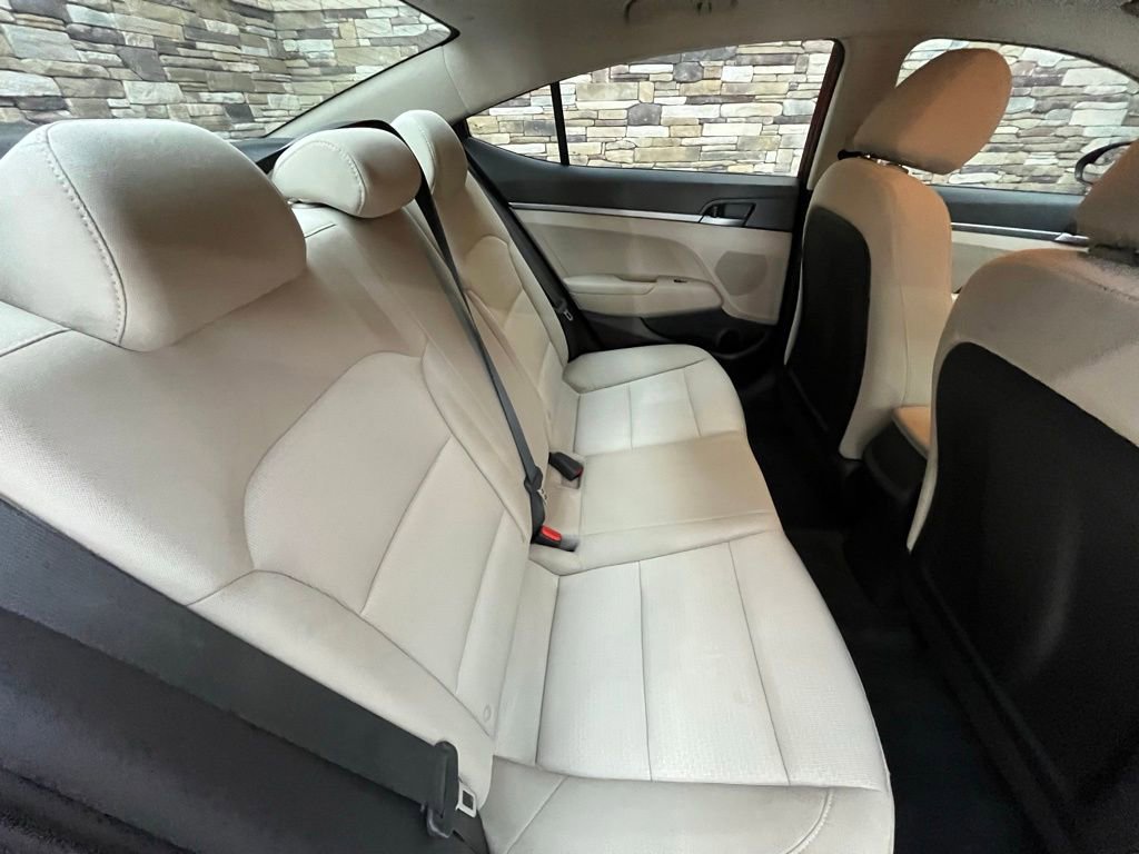 Used 2018 Hyundai Elantra SE FWD image 21