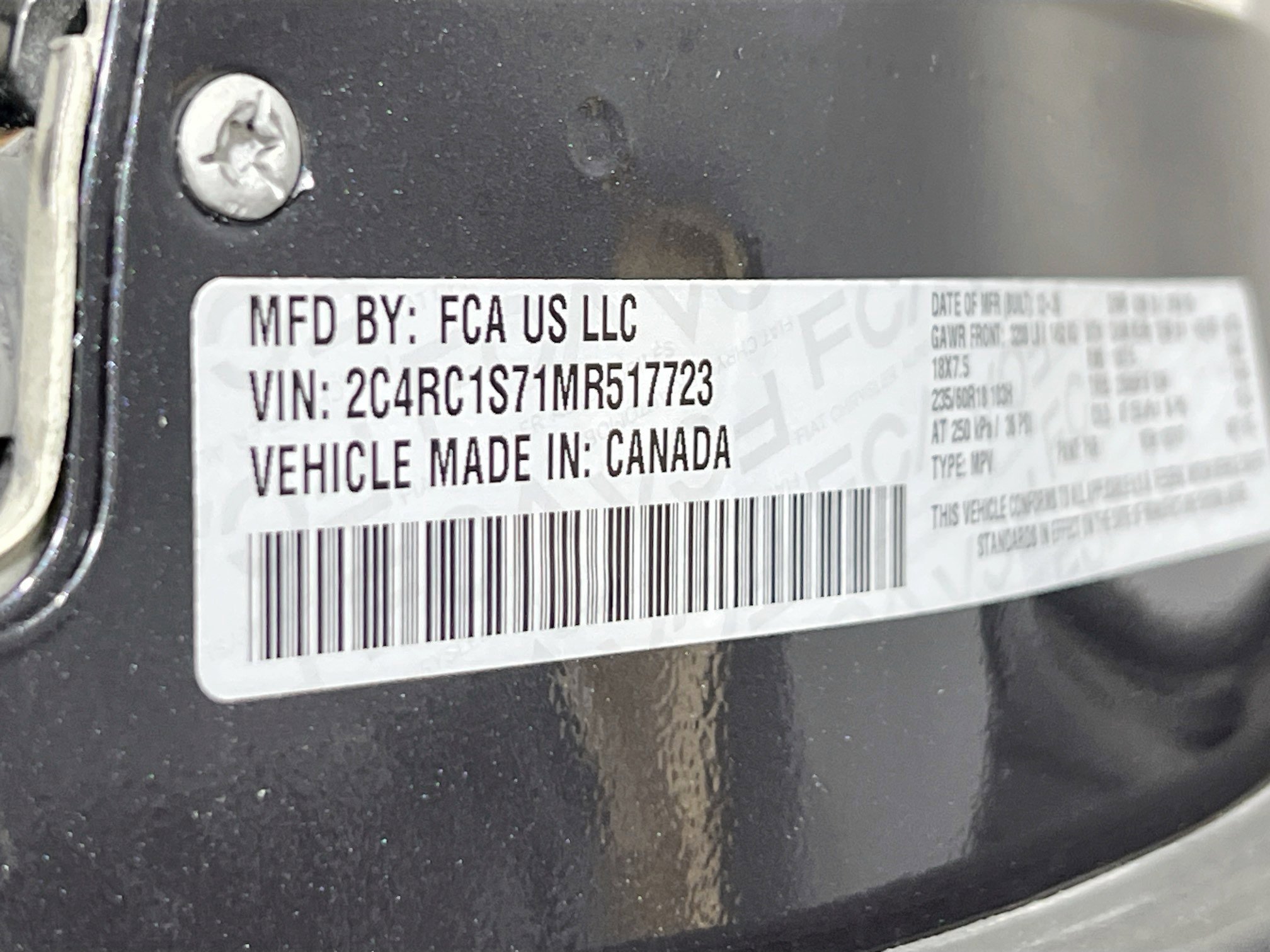 Used 2021 Chrysler Pacifica Limited w/ Uconnect Theater Family Group image 34