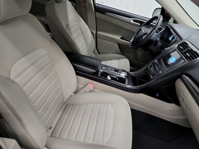 Used 2020 Ford Fusion SE FWD image 32