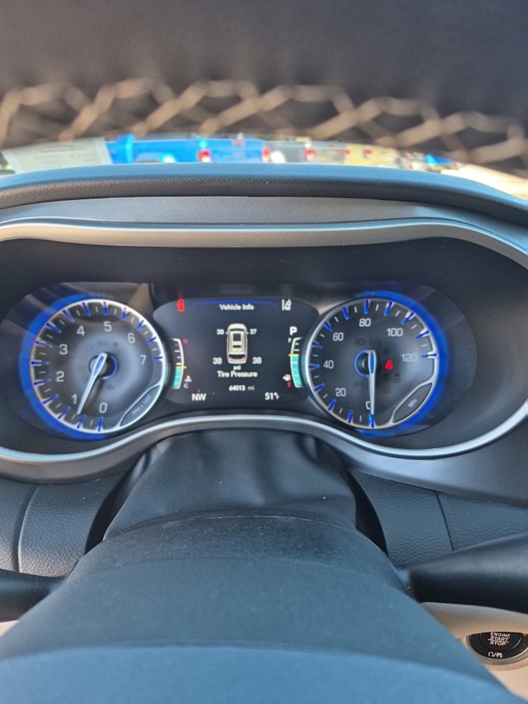 Certified 2024 Chrysler Pacifica Touring-L image 40