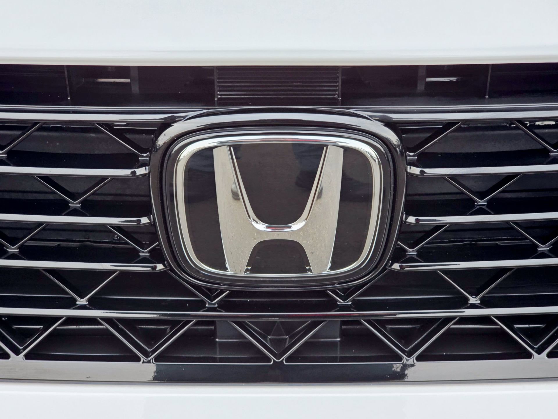 Used 2023 Honda Accord Touring image 3
