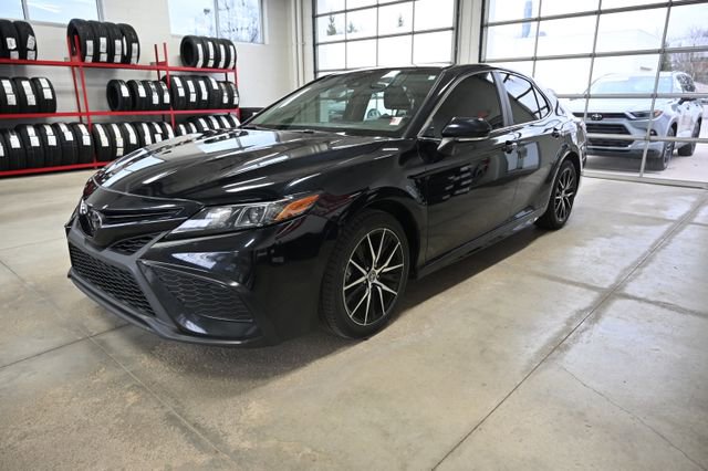 Used 2022 Toyota Camry SE image 8