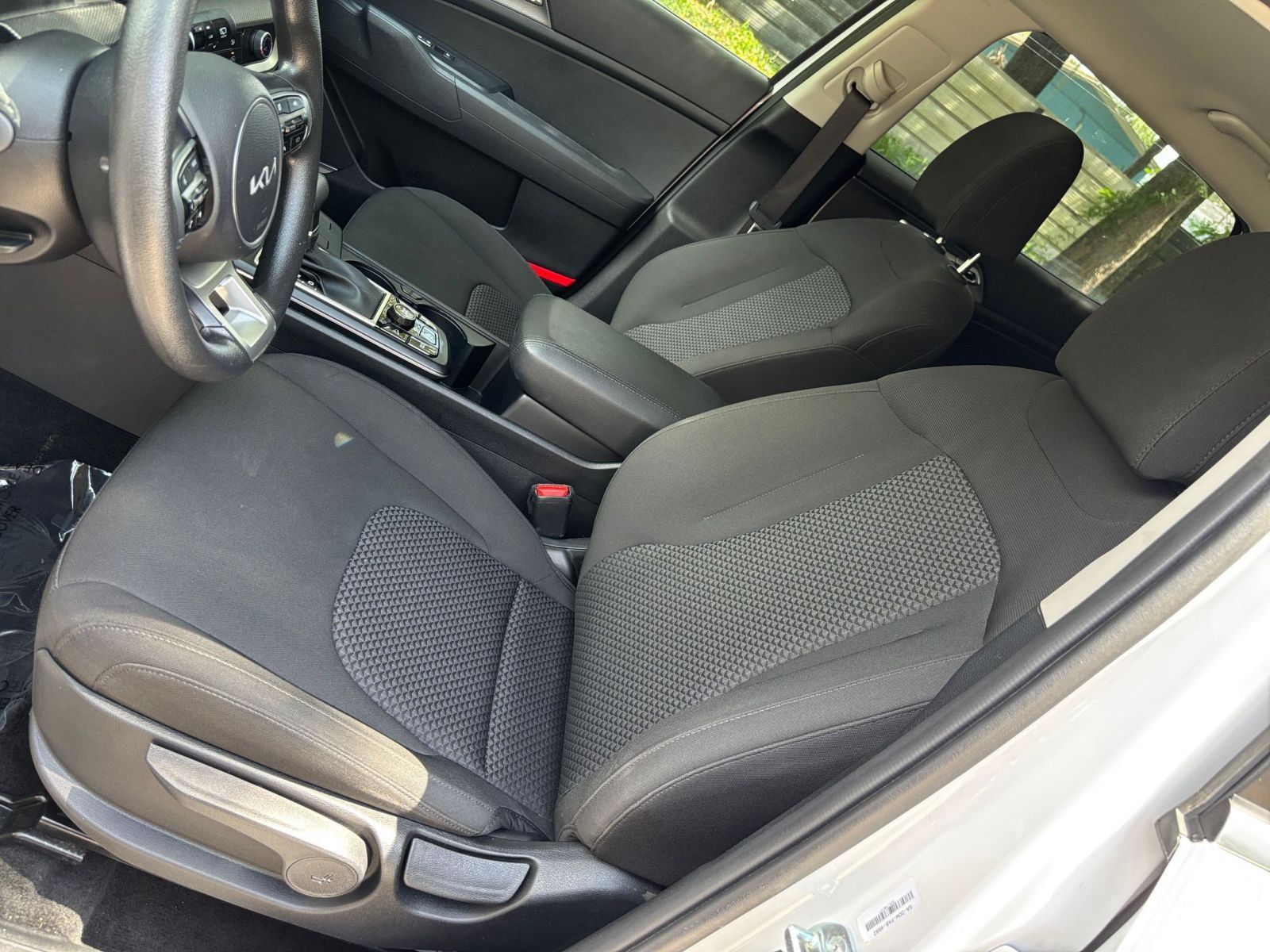 Used 2025 Kia Sportage LX FWD image 34