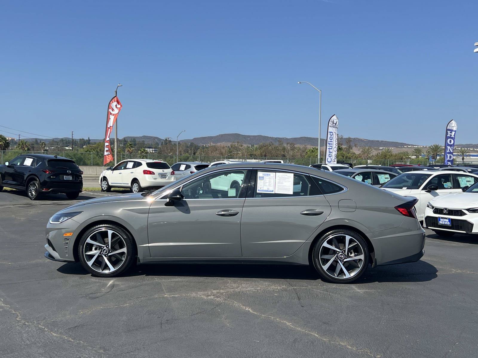 Used 2022 Hyundai Sonata SEL Plus FWD image 2