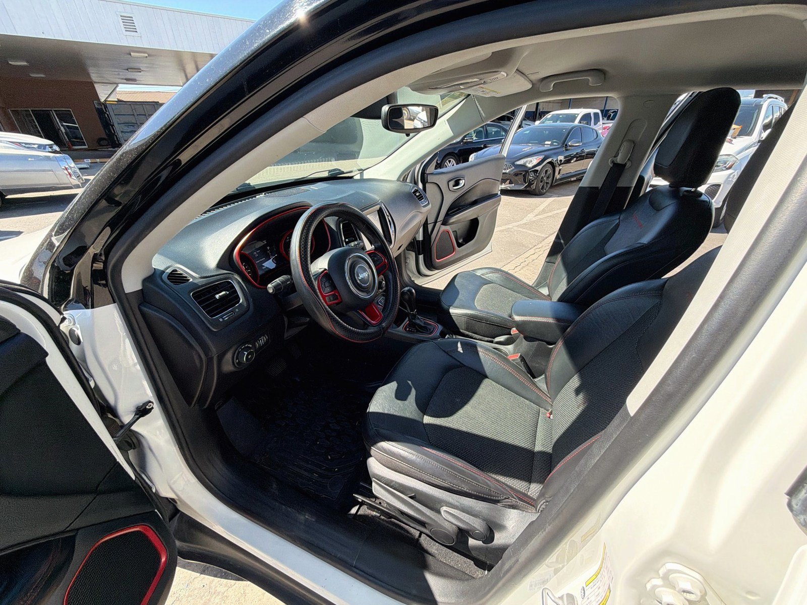 Used 2019 Jeep Compass Trailhawk AWD/4WD image 14
