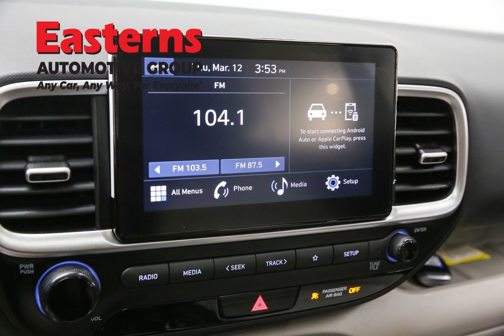 Used 2025 Hyundai Venue SEL image 19