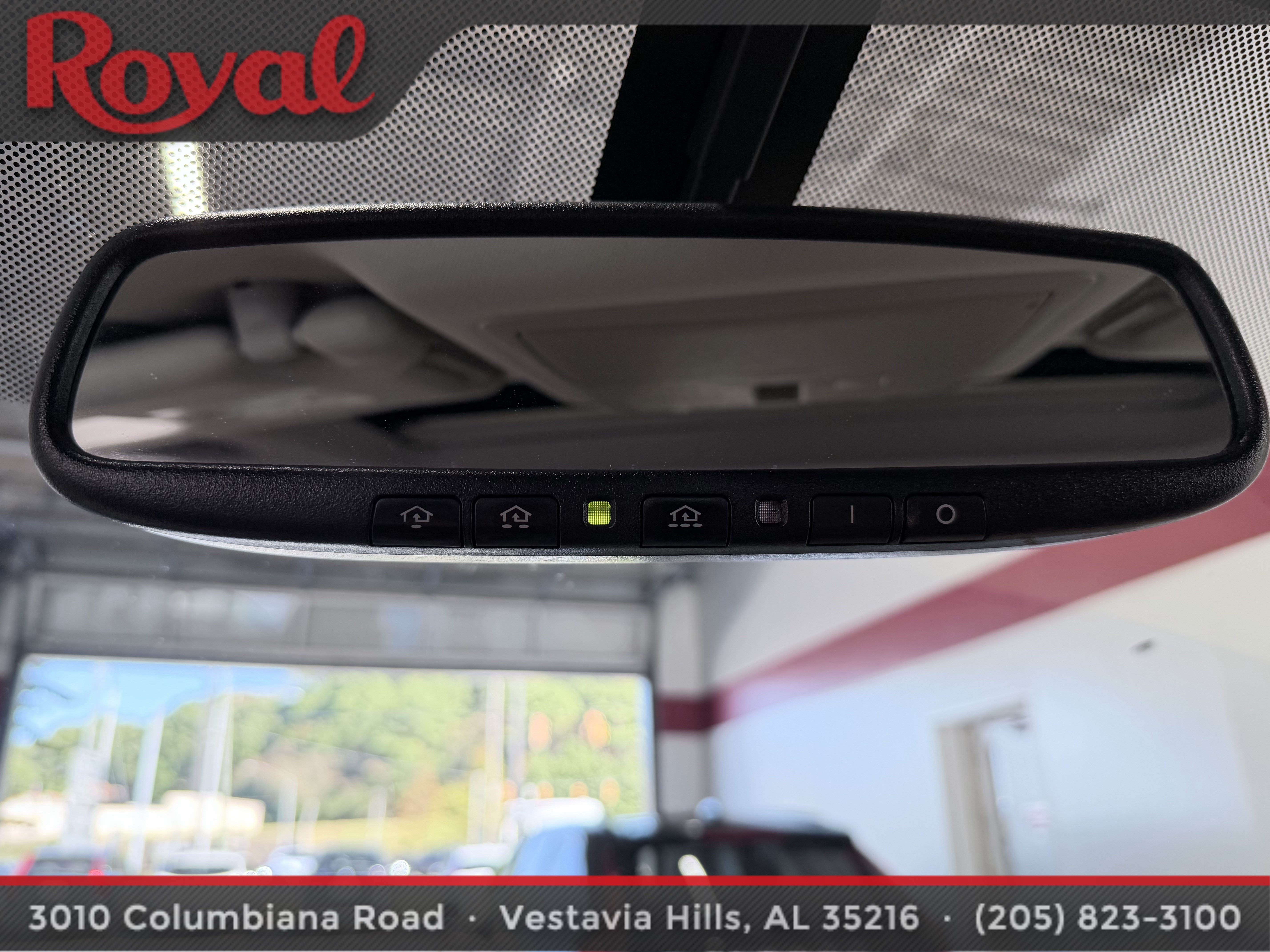 Used 2017 Nissan Pathfinder Platinum w/ Family Entertainment Package FWD image 14