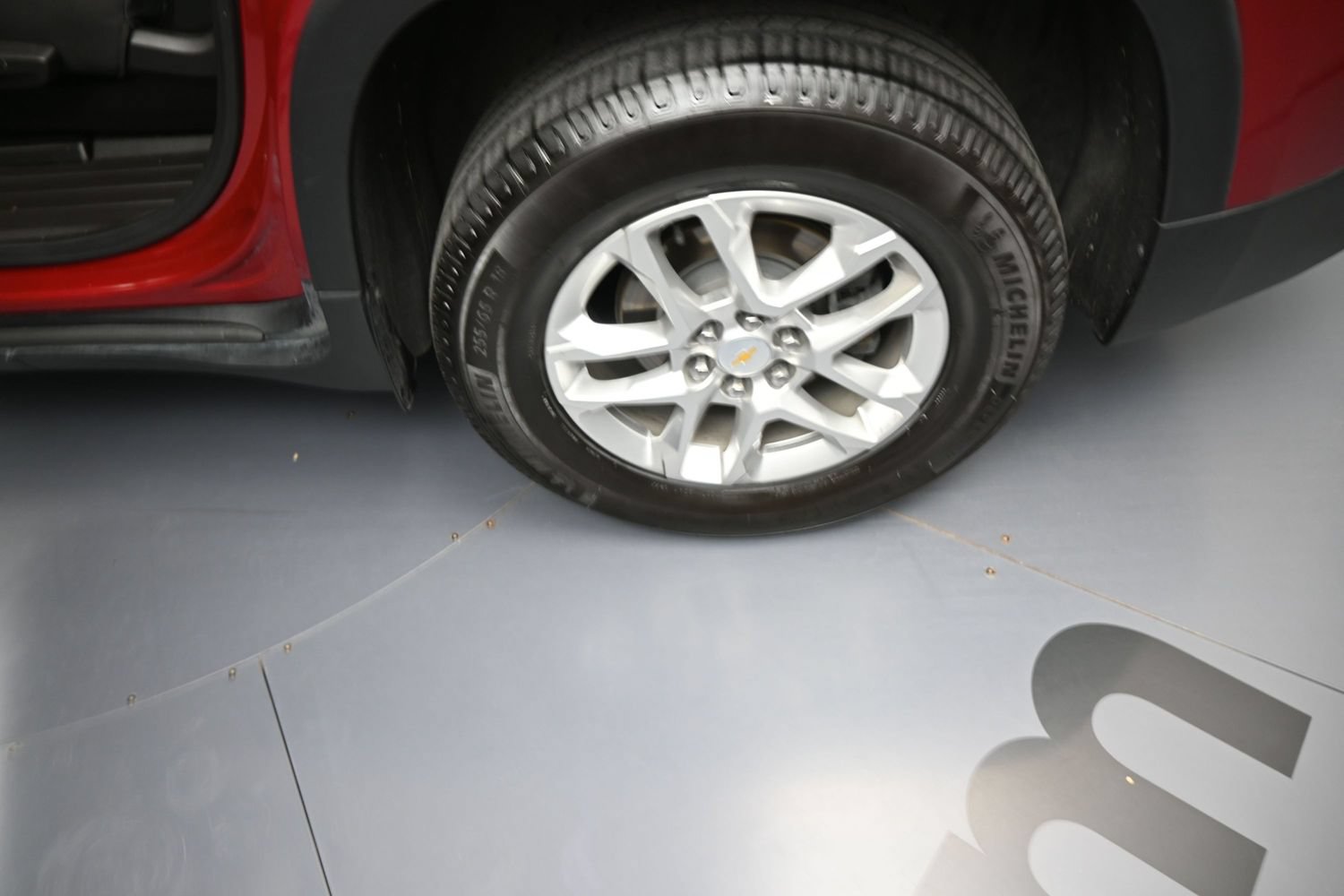 Used 2021 Chevrolet Traverse LT FWD image 18