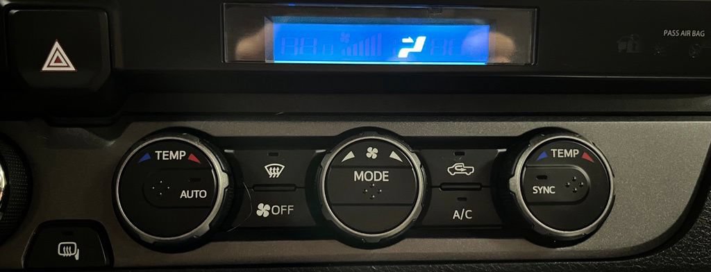 Used 2021 Toyota Tacoma TRD Off-Road w/ Technology Package AWD/4WD image 39