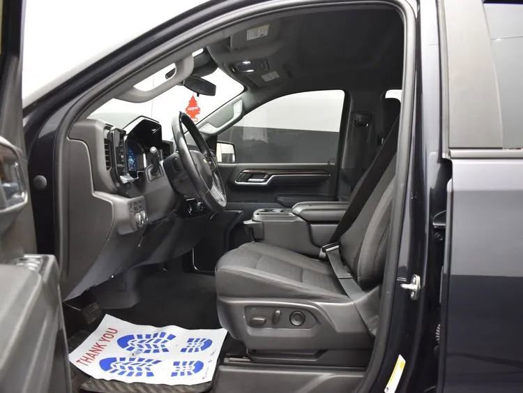 Used 2023 Chevrolet Silverado 1500 LT image 14