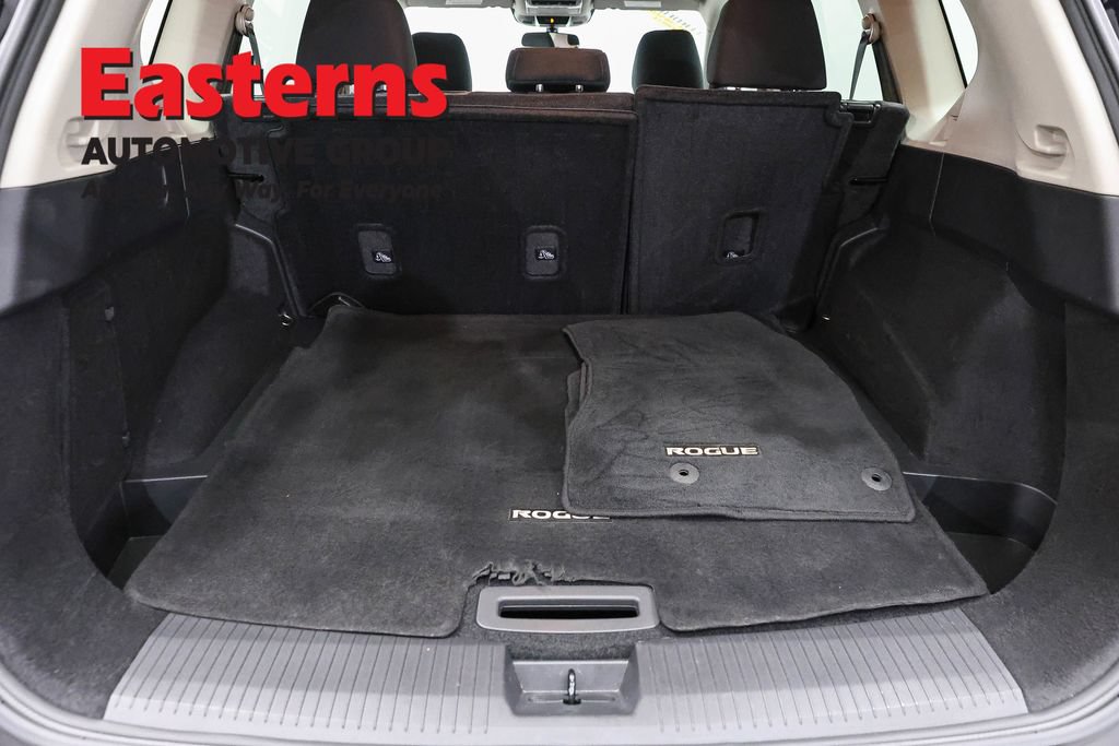 Used 2023 Nissan Rogue SV AWD/4WD image 9