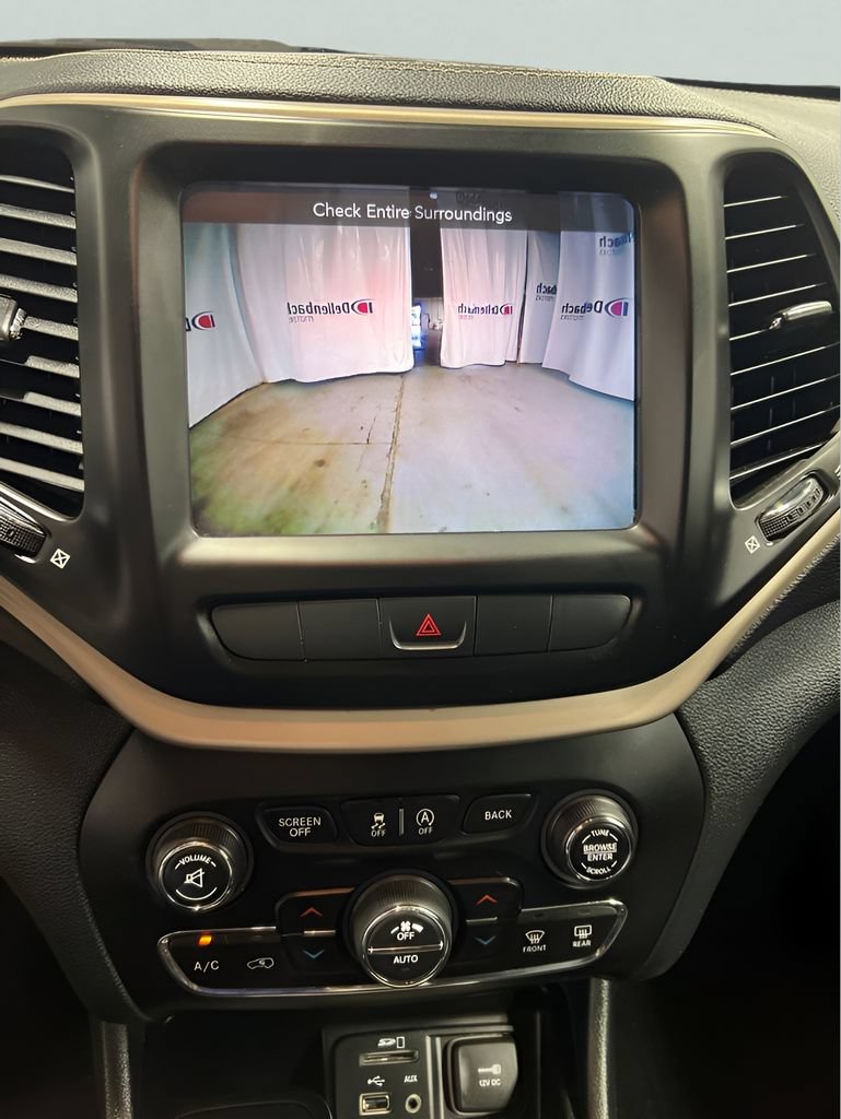 Used 2015 Jeep Cherokee Limited w/ Luxury Group AWD/4WD image 15