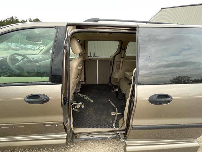 Used 2006 Ford Freestar SE FWD image 24