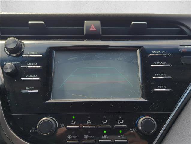 Used 2018 Toyota Camry LE image 19