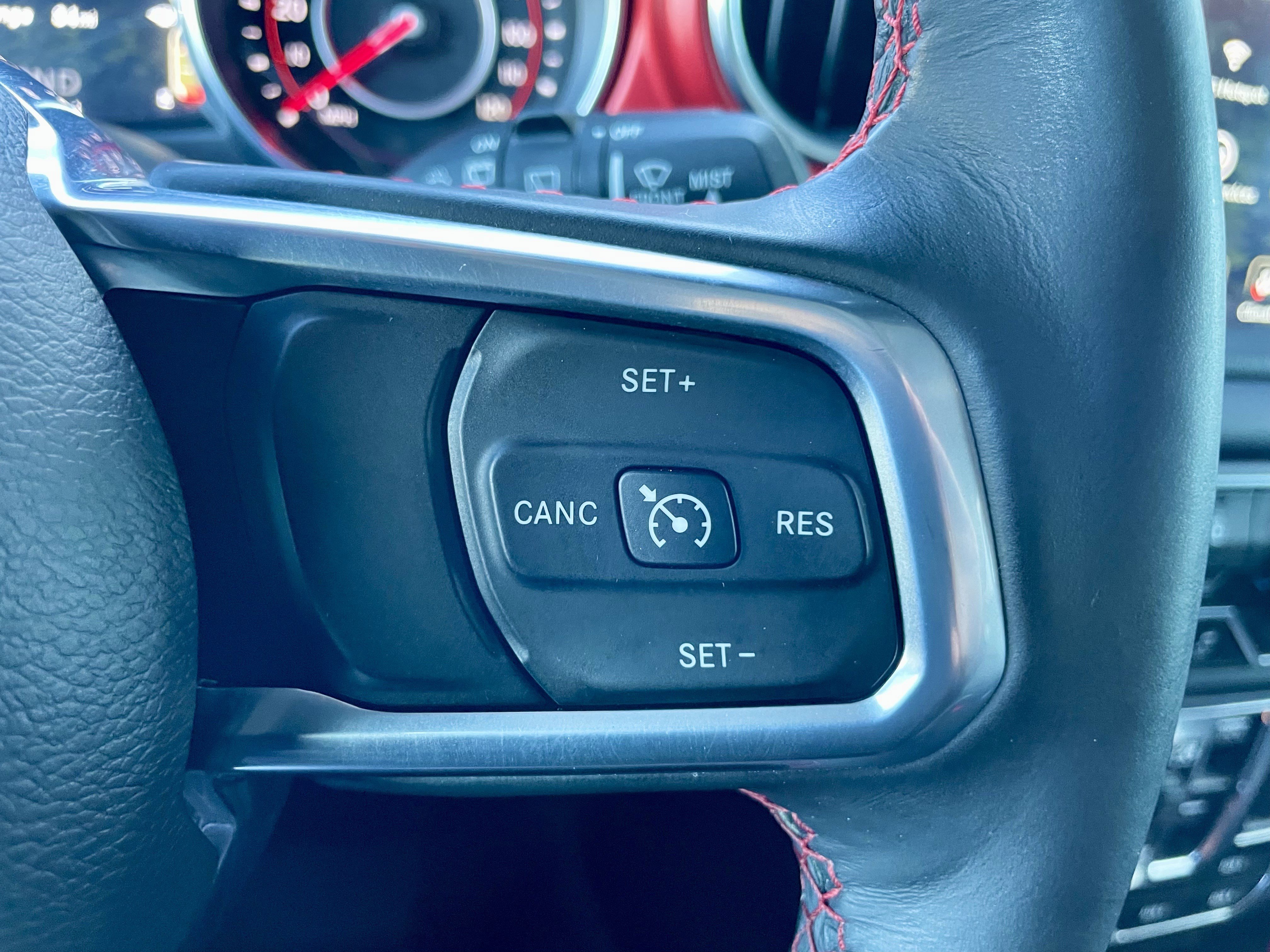 Used 2018 Jeep Wrangler Unlimited Rubicon w/ Dual Top Group AWD/4WD image 21