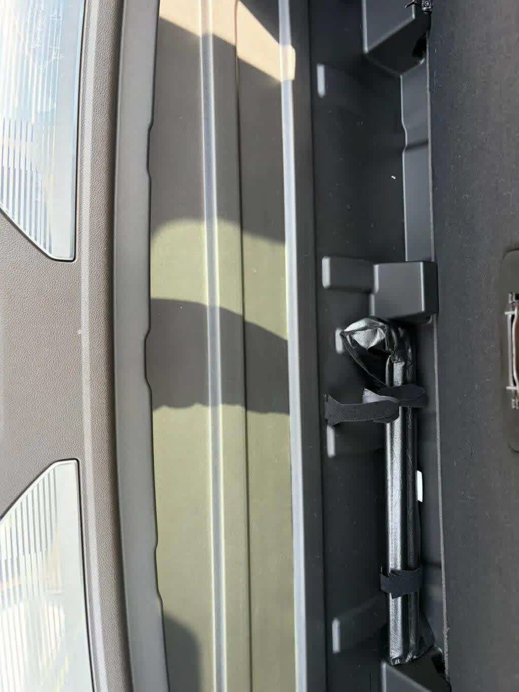 Used 2026 Cadillac Escalade Luxury w/ LPO, Floor Liner Package AWD/4WD image 14