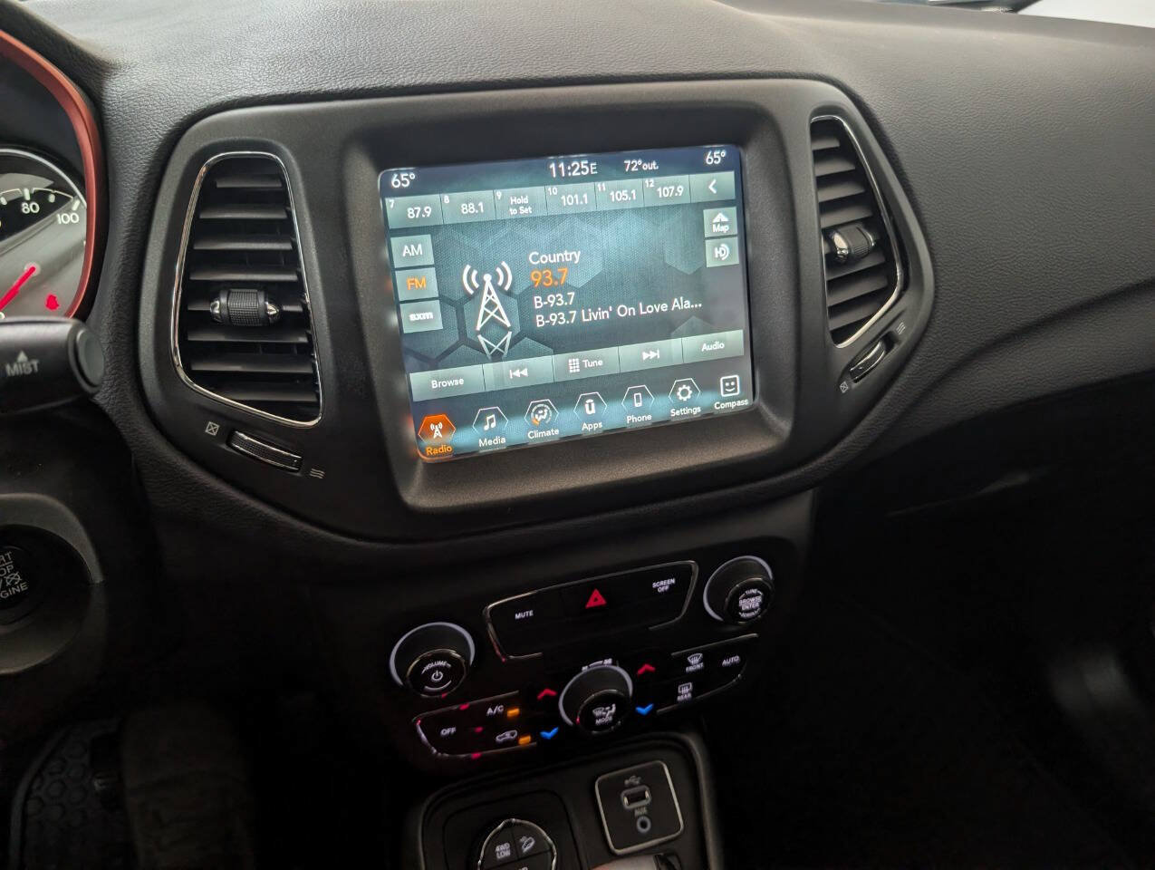 Used 2018 Jeep Compass Trailhawk w/ Navigation Group AWD/4WD image 10