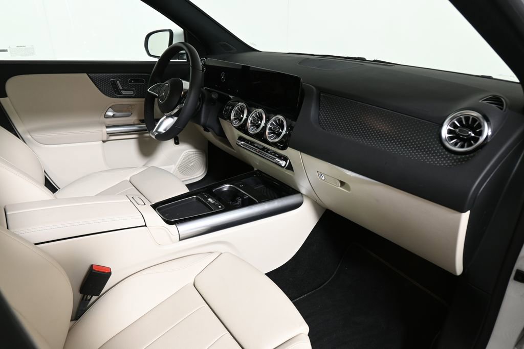 Used 2026 Mercedes-Benz GLA 250 4MATIC image 25