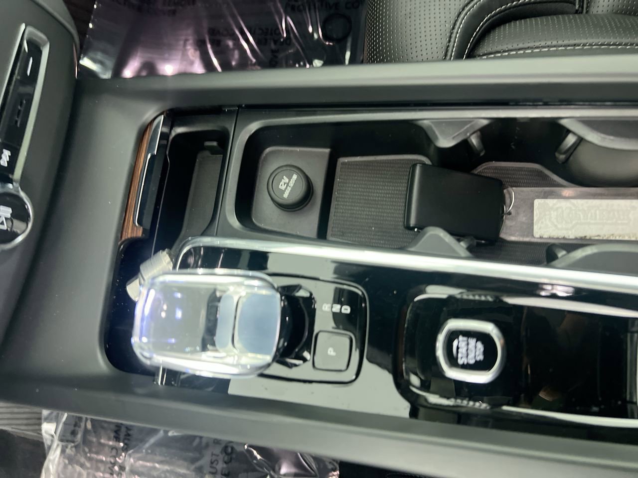Used 2023 Volvo XC60 B5 Ultimate w/ Protection Package Premier FWD image 21