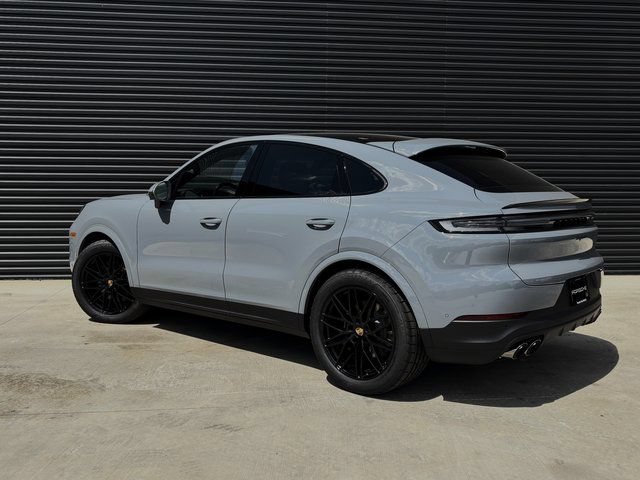 Certified 2026 Porsche Cayenne Coupe AWD/4WD image 3