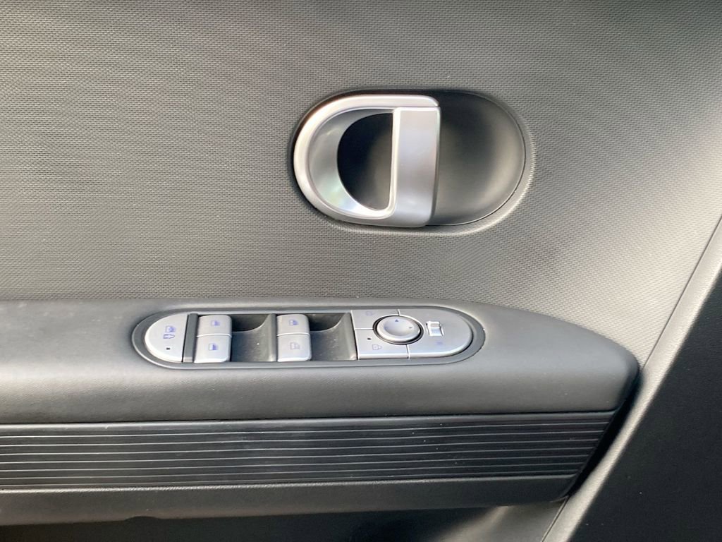 Used 2022 Hyundai Ioniq 5 SE w/ Cargo Package image 16