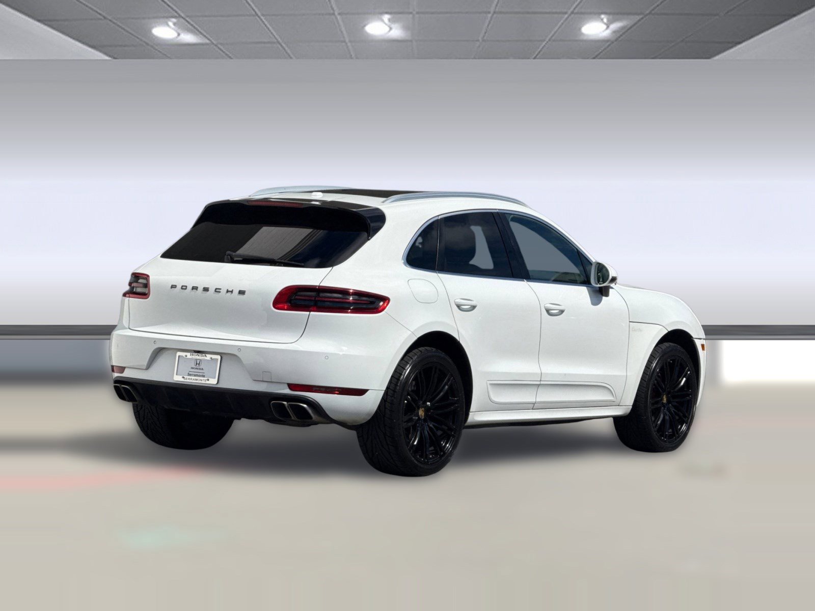 Used 2016 Porsche Macan Turbo image 8