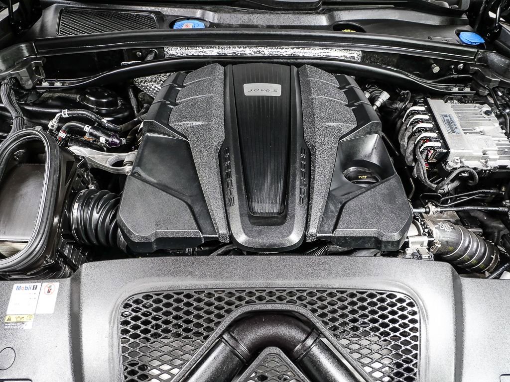 Certified 2021 Porsche Macan S image 38