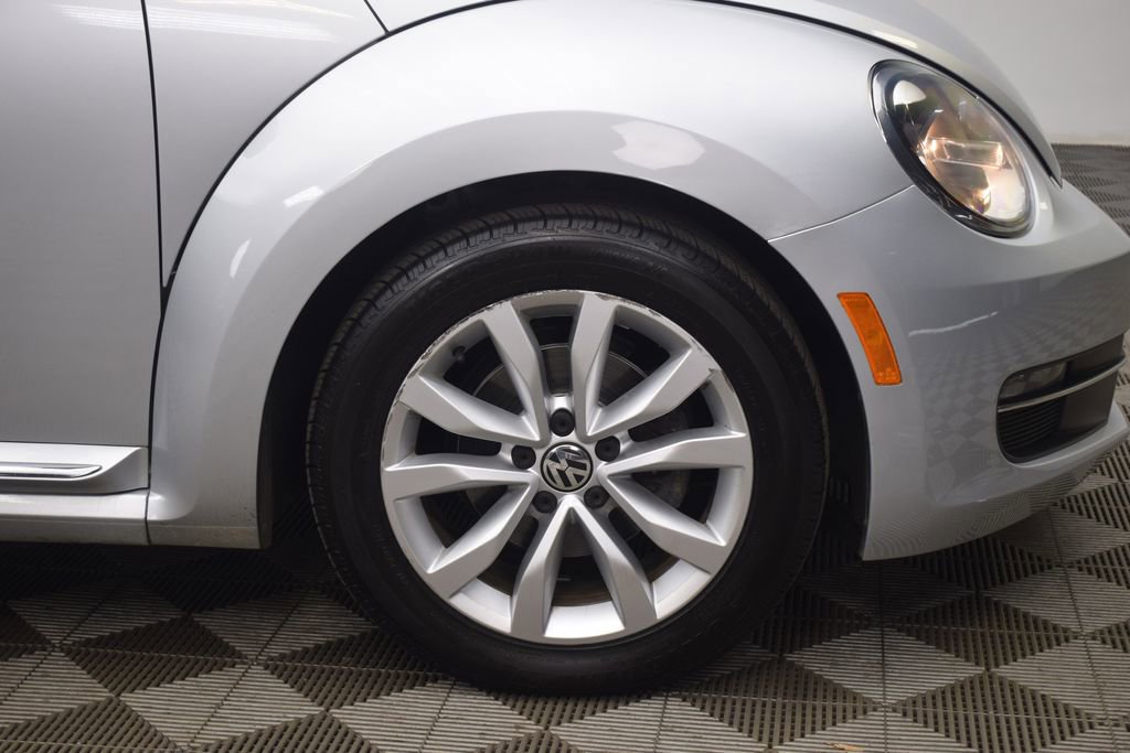 Used 2014 Volkswagen Beetle TDI image 28