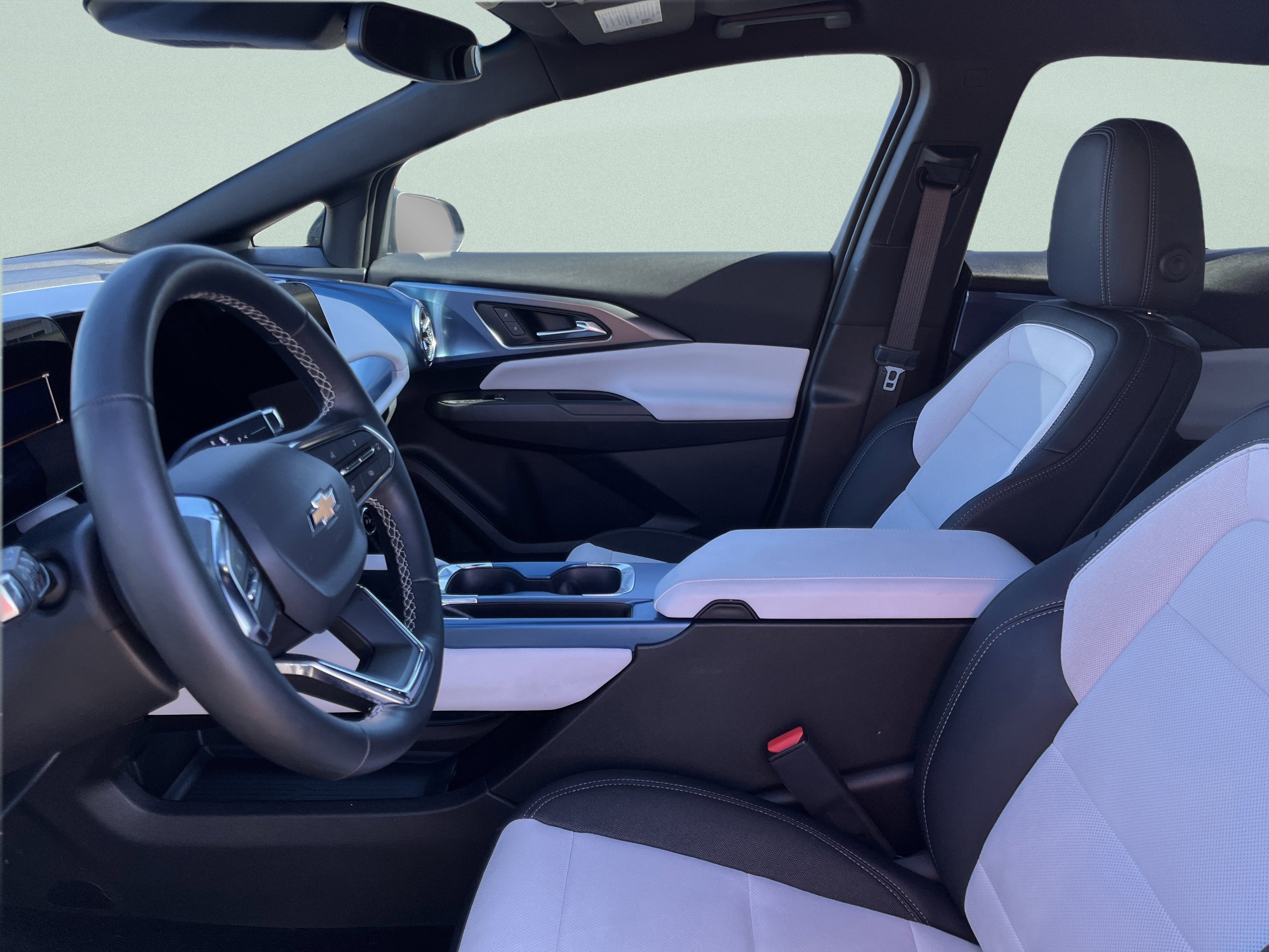 Used 2025 Chevrolet Equinox EV LT image 14