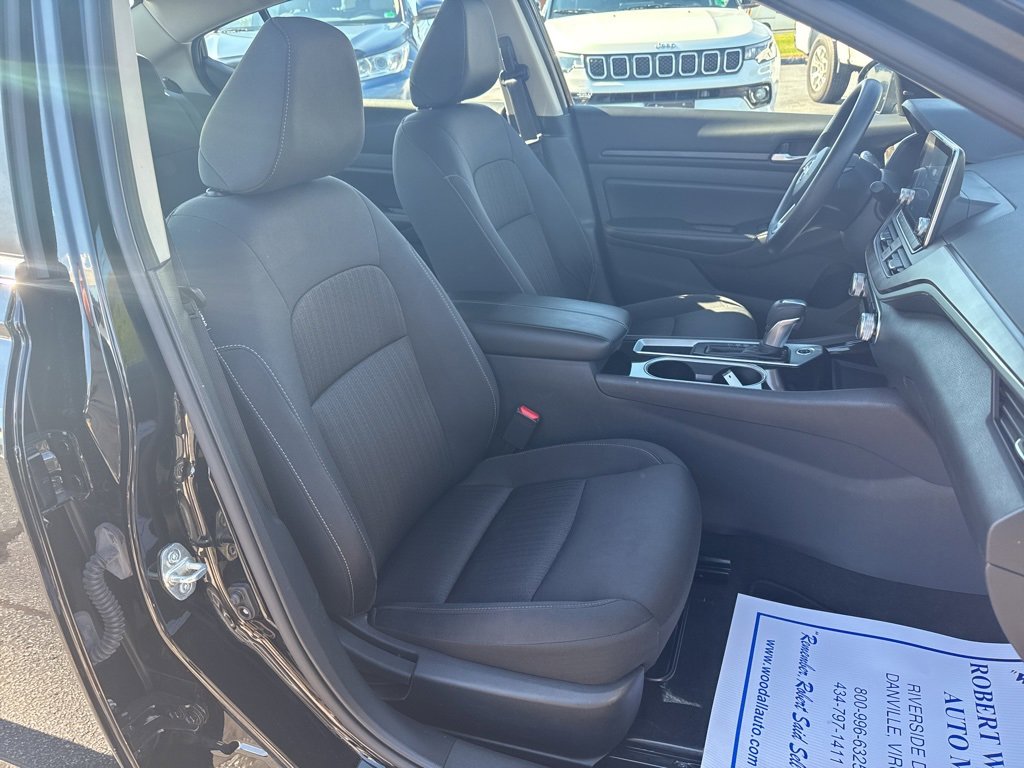 Used 2024 Nissan Altima 2.5 SV image 16