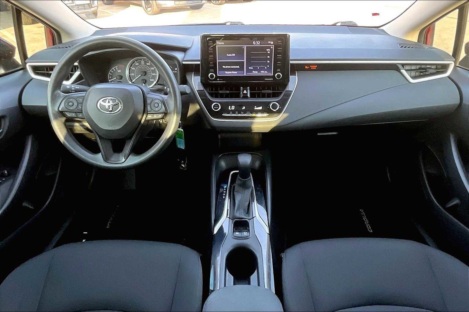 Used 2022 Toyota Corolla LE image 10