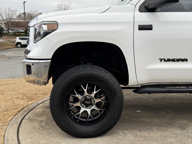 Used 2020 Toyota Tundra SR5 w/ SR5 Convenience Package image 12