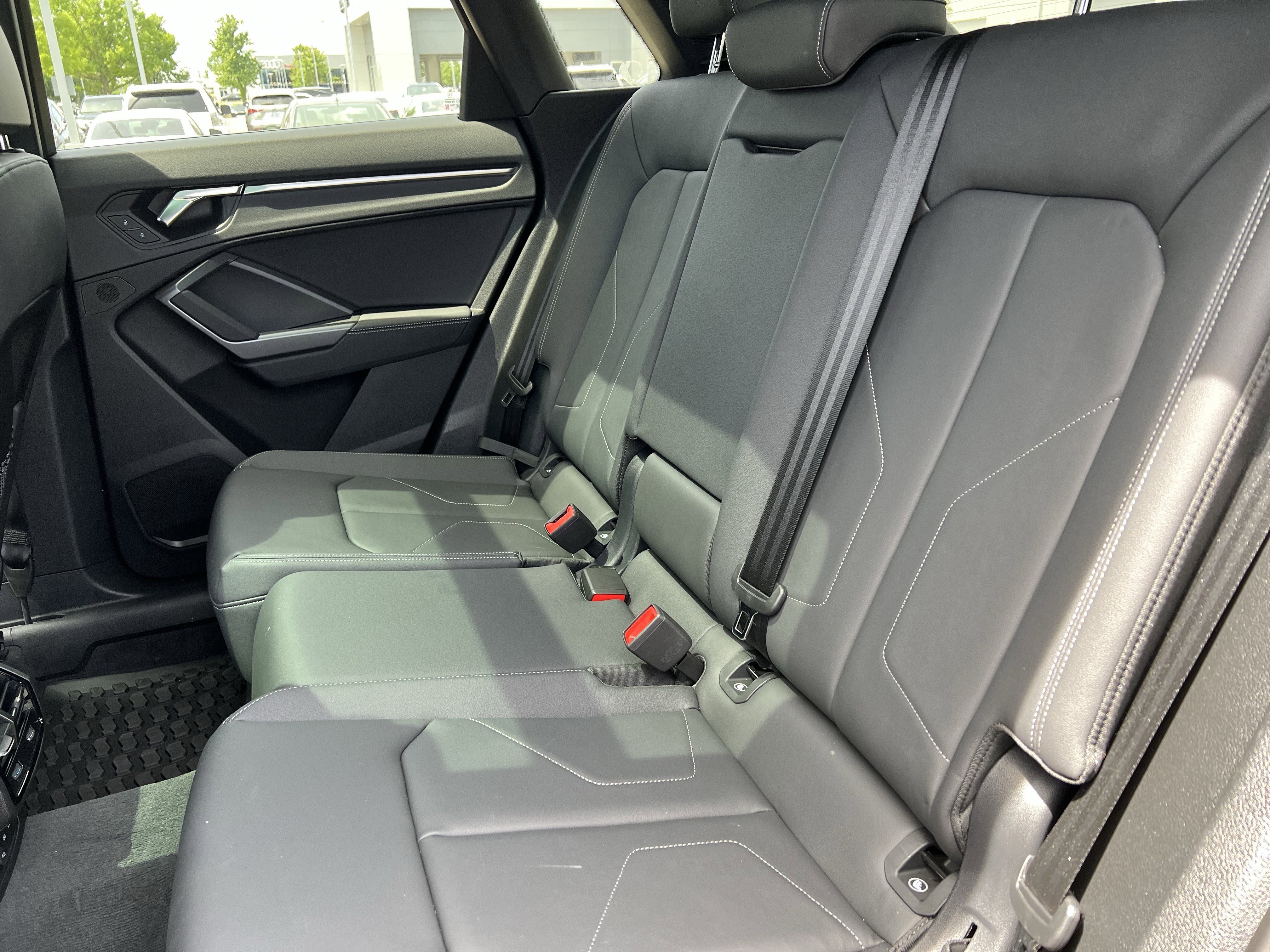 Used 2025 Audi Q3 2.0T Premium w/ Convenience Package AWD/4WD image 34