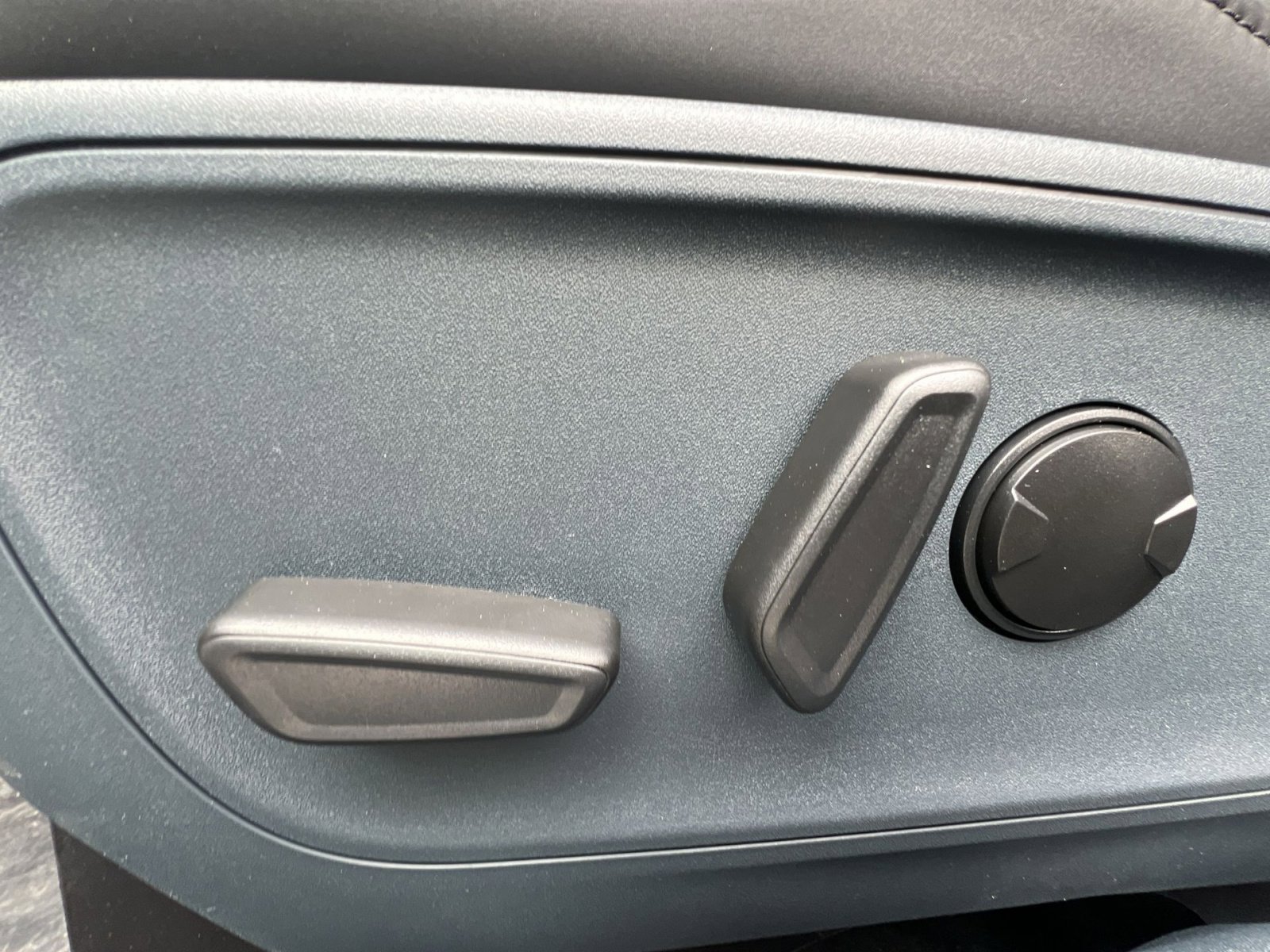 New 2026 Ford Maverick Lariat w/ Black Appearance Package image 14