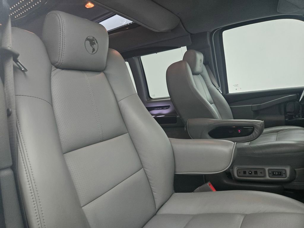 Used 2020 Chevrolet Express 2500 Extended w/ Enhanced Convenience Package image 39